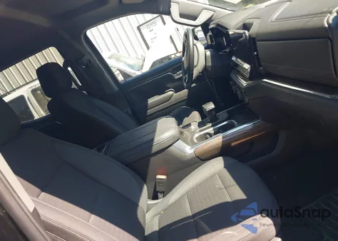 2024 Chevrolet Silverado 1500 4Wd Short Bed Lt from USA, damaged, VIN 2GCUDDEDXR1172272